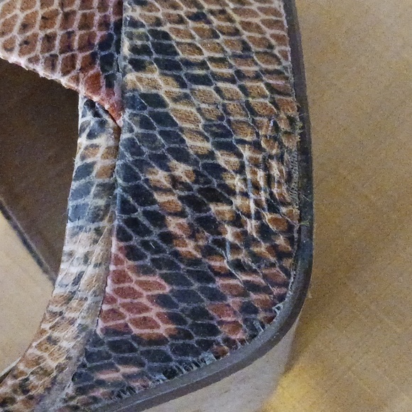 Womans  snake print platform heels size 7 - Picture 15 of 15